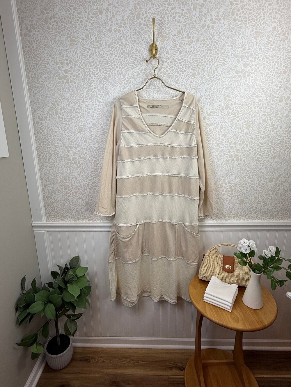 Cynthia Ashby Beige and Cream 100% Linen V-Neck Maxi Dress - Size - Medium